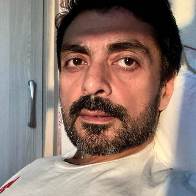 Alyy Khan Dhoop ki Deewar web series